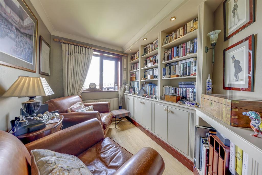 Study / 2nd Lounge