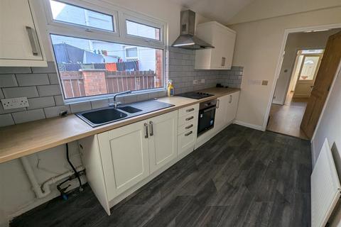 2 bedroom terraced house for sale, Bartlett Street, Darlington