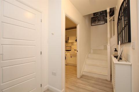 16 Foster Drive, Dartford, DA1 5UB