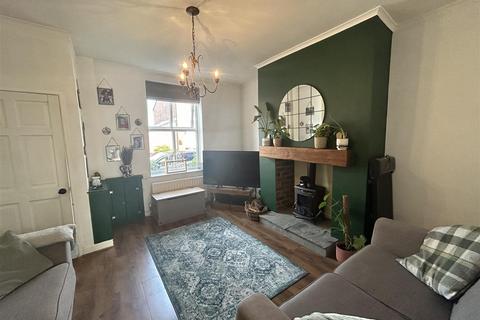 59 Thomas Street, Lees, Oldham, OL4 5BU