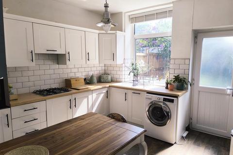 59 Thomas Street, Lees, Oldham, OL4 5BU