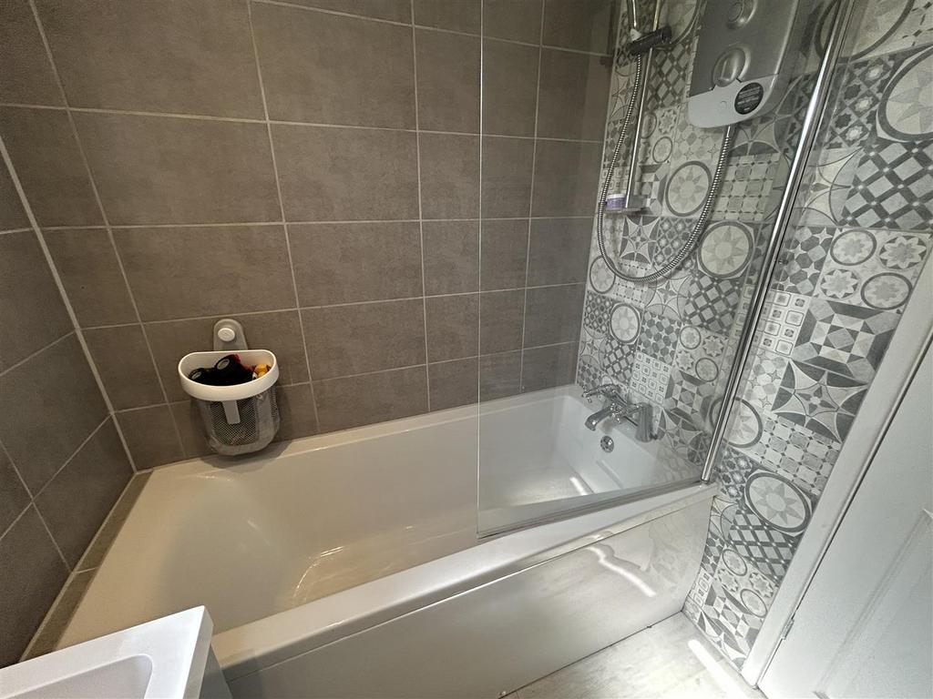 BATHROOM & WC