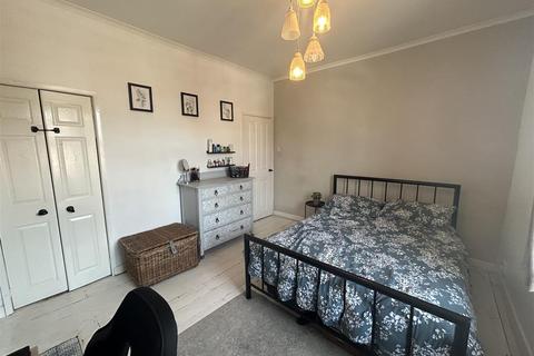 59 Thomas Street, Lees, Oldham, OL4 5BU