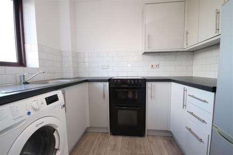 1 bedroom apartment for sale, Winston Close, Greenhithe