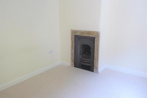 2 bedroom end of terrace house to rent, Lane Ends Green, Hipperholme, Halifax