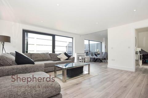 4 bedroom end of terrace house for sale, Great Cambridge Road, Cheshunt EN8