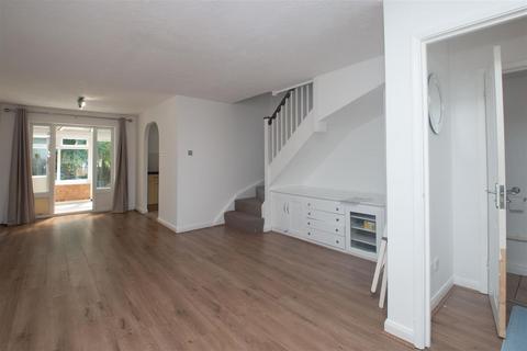 3 bedroom end of terrace house to rent, Lynmouth Crescent, Furzton, Milton Keynes