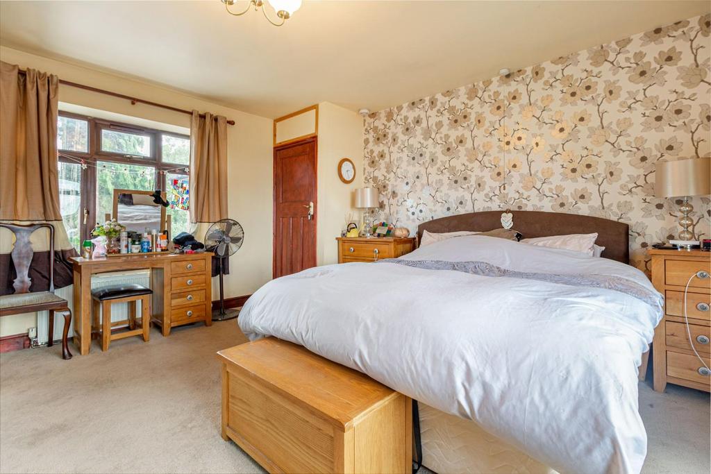 Bedroom-1-3.jpg