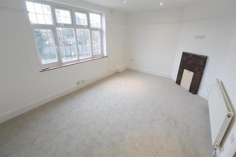 1 bedroom apartment for sale, High Road, Byfleet