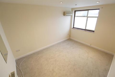 1 bedroom apartment for sale, High Road, Byfleet