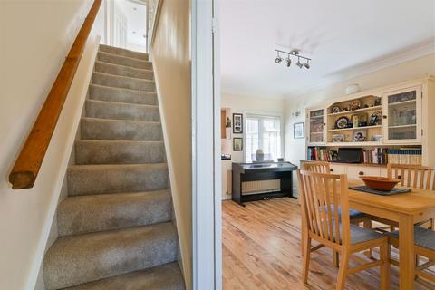 22 Ferndale Road, Banstead, SM7 2EX