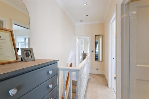 22 Ferndale Road, Banstead, SM7 2EX