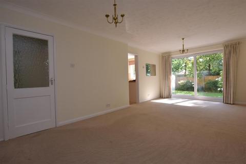 2 bedroom apartment to rent, Mariners Court, Lymington