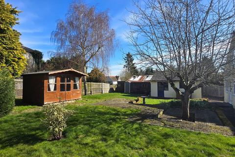 4 bedroom chalet for sale, Hull Lane, Braughing, Herts