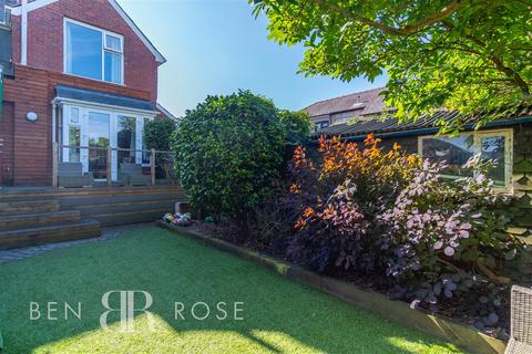 3 bedroom semi-detached house for sale, Somerset Avenue, Chorley