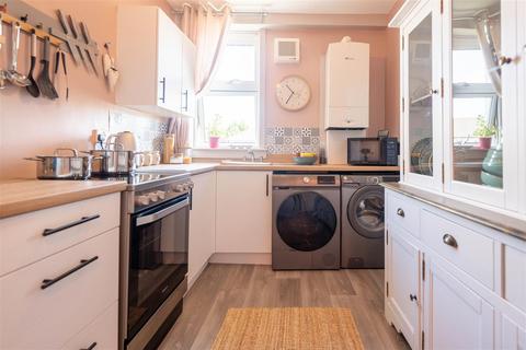 22 Byron Crescent, Dundee, DD3 6SX