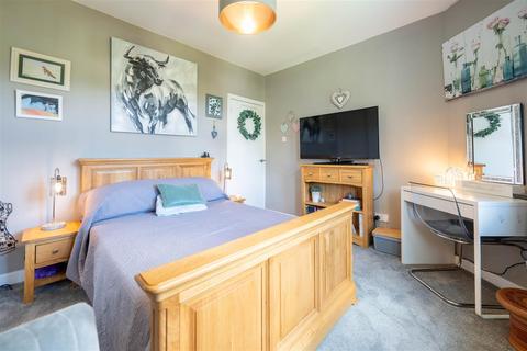 22 Byron Crescent, Dundee, DD3 6SX