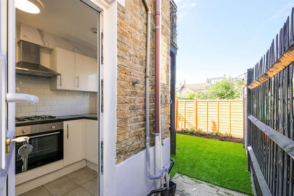 32 Campbell Road-21 web.jpg