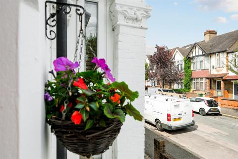 1 bedroom flat to rent, Folkestone Road, Walthamstow, E17