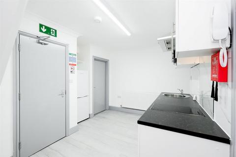 1 bedroom flat to rent, Folkestone Road, Walthamstow, E17