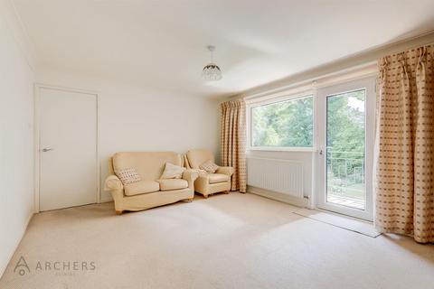 2 bedroom flat for sale, Chesterwood Drive, Fulwood, Sheffield