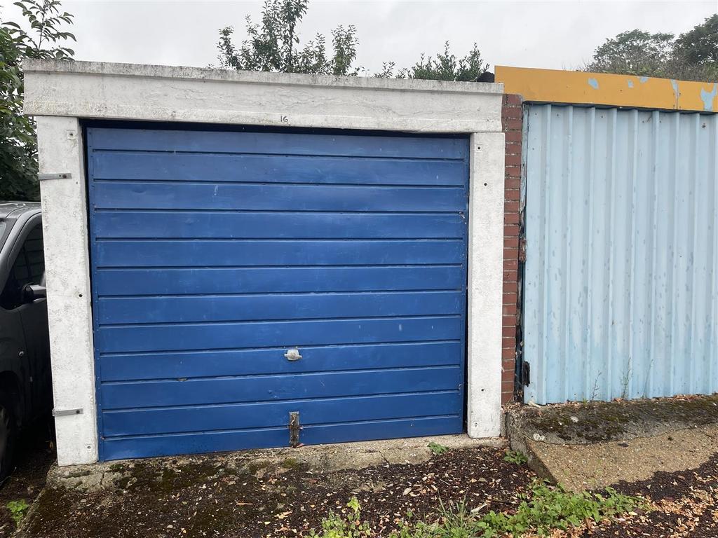 GARAGE.jpg