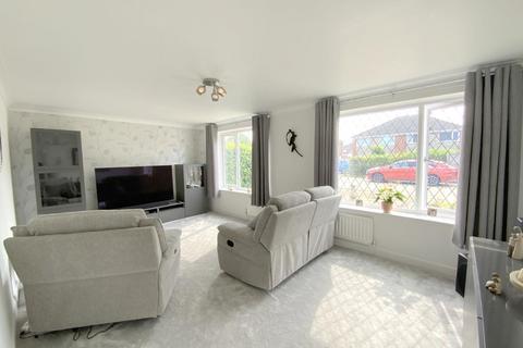 8 Gedney Close, Grimsby, DN37 9SB