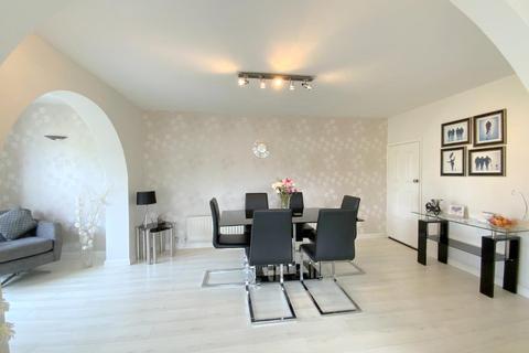 8 Gedney Close, Grimsby, DN37 9SB