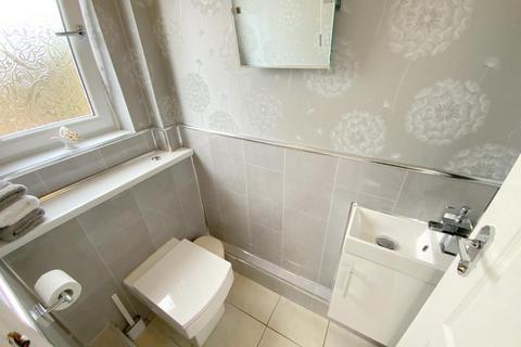 8 Gedney Close, Grimsby, DN37 9SB