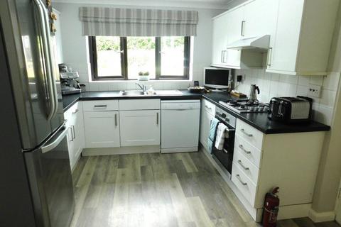 4 bedroom house to rent, Mill Rise, Robertsbridge