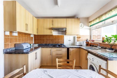 56 Chestnut Copse, Oxted, RH8 0JJ