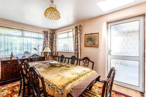 56 Chestnut Copse, Oxted, RH8 0JJ