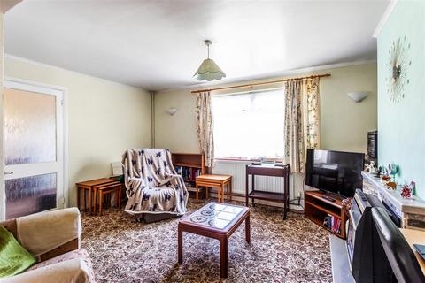 56 Chestnut Copse, Oxted, RH8 0JJ