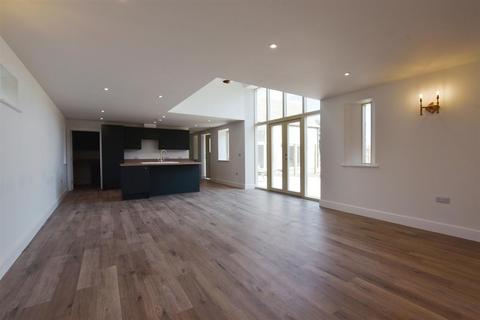 3 bedroom barn conversion to rent, Cavendish Barns, Tallington, Stamford