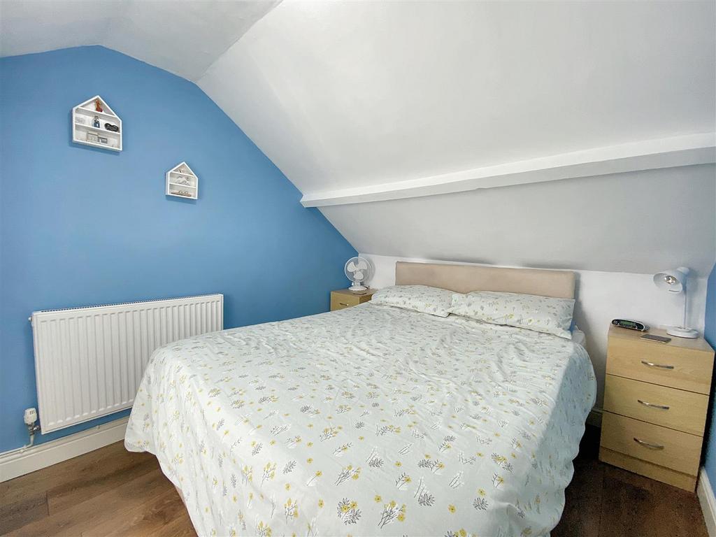 B42 EB3 DB-FAE4-469 F-B4 F7-9 E02 E8 CCDCC3.jpg