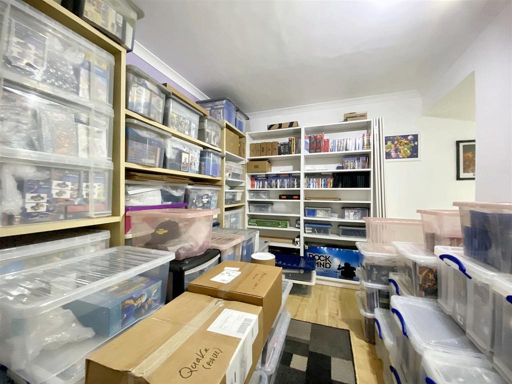 8 AFB38 CA-C7 F2-478 D-BFA2-00 B81 D4796 BE.jpg