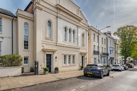 3 bedroom apartment for sale, Chapel Court, Portland Street, Royal Leamington Spa