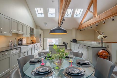 3 bedroom apartment for sale, Chapel Court, Portland Street, Royal Leamington Spa