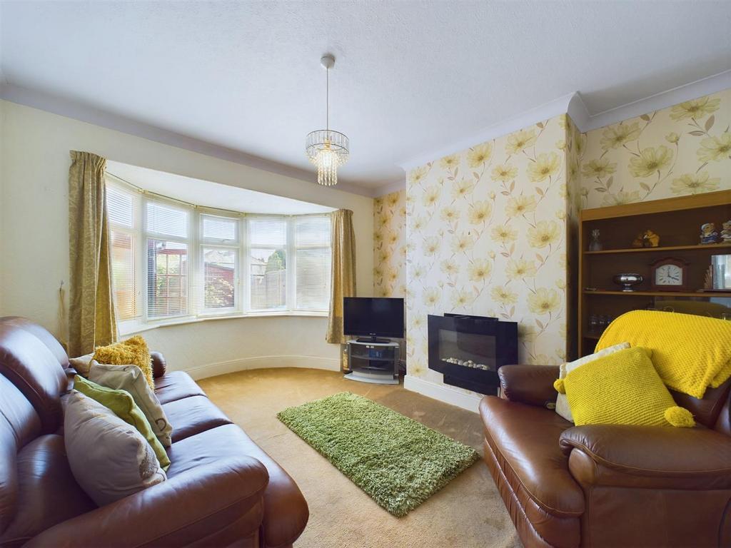 Dining room: