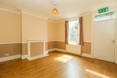 4 bedroom terraced house for sale, Thornes Road, Wakefield WF2