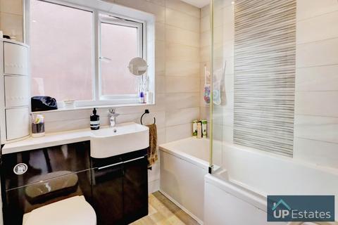 28 Beverley Avenue, Nuneaton, CV10 9SH