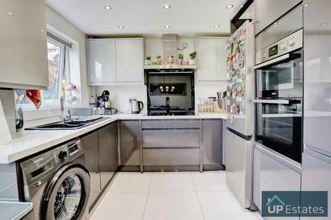 28 Beverley Avenue, Nuneaton, CV10 9SH