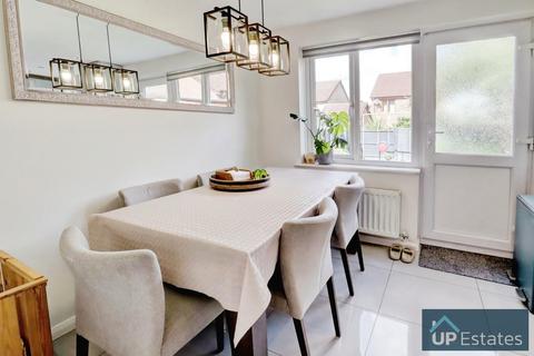 28 Beverley Avenue, Nuneaton, CV10 9SH