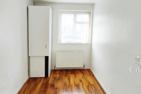 3 bedroom flat to rent, Tillotson Road, London