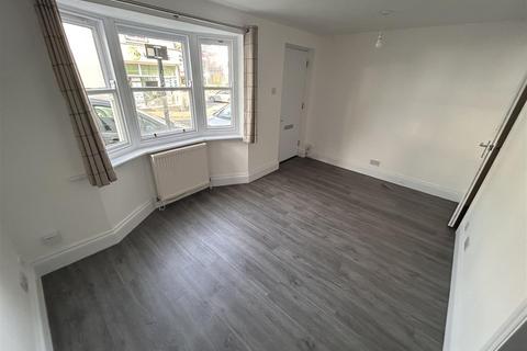 3 bedroom flat to rent, Lewes Road, Brighton