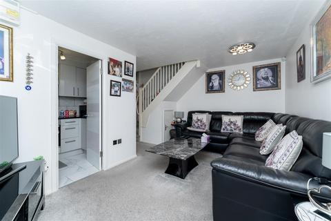 2 bedroom end of terrace house for sale, Hawthorn Close, Hounslow TW5