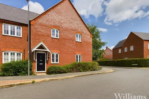 2 bedroom flat for sale, Siddington Drive, Aylesbury HP18