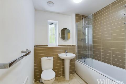 2 bedroom flat for sale, Siddington Drive, Aylesbury HP18