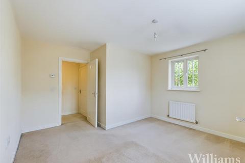 2 bedroom flat for sale, Siddington Drive, Aylesbury HP18