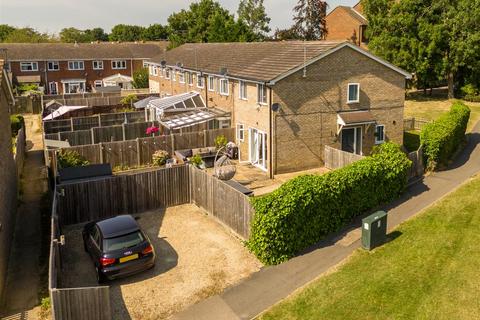 3 bedroom end of terrace house for sale, Elm Farm Road, Aylesbury HP21